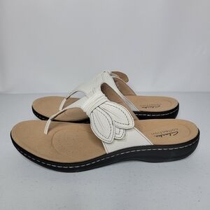 NIB Clarks Laurieann Rae White Leather Thong Sandals